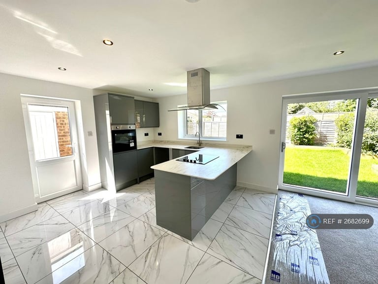 3 bedroom house in Yew Tree Road, St. Marys Bay, Romney Marsh, TN29 (3 bed) (#2682699)