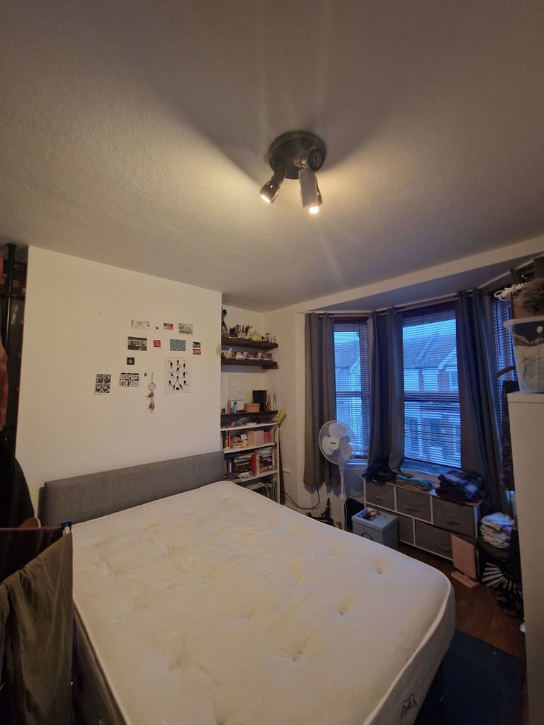 Room For Couples, Hove! (Individuals DM for different rent price)