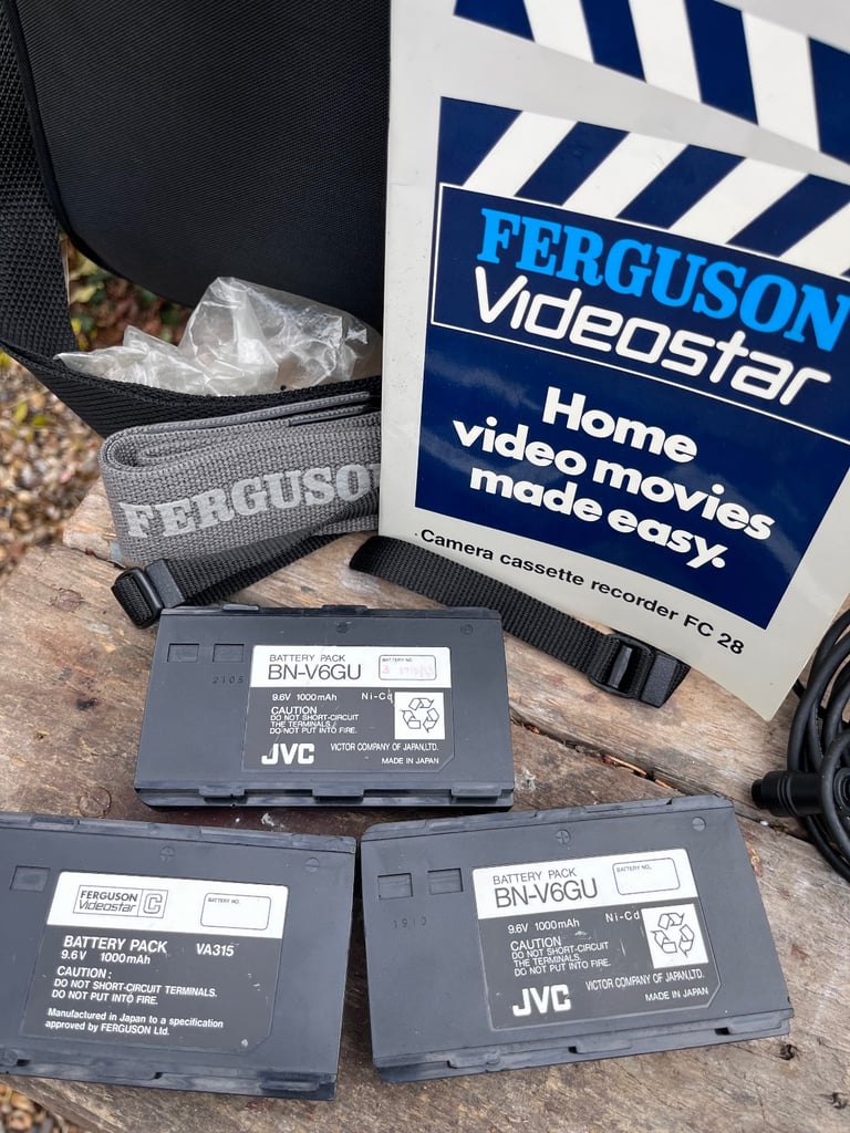 Ferguson Videostar FC28 Camcorder VHS L With Case 3 batteries & charger 