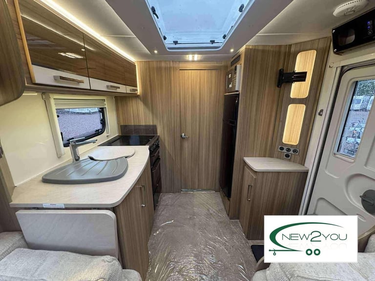 2016 Lunar Delta RI 4 Berth TRASNVERSE BED Caravan - STOCK NO E193