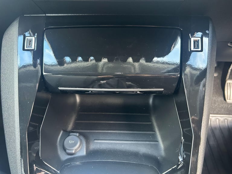 2021 Peugeot 2008 1.2 PureTech Allure Premium SUV 5dr Petrol Manual Euro 6 (s/s) (130 ps) HATCHBA...