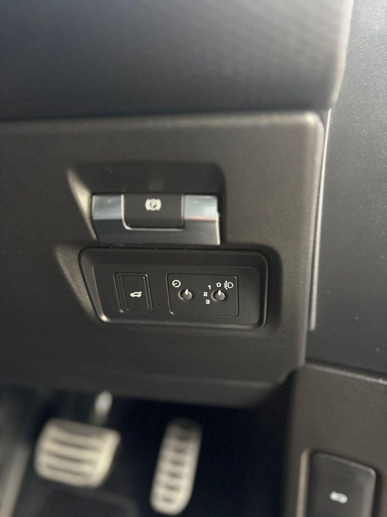 2020 Land Rover Range Rover Evoque 2.0 D150 MHEV R-Dynamic Auto 4WD Euro 6 (s/s) 5dr ESTATE Diese...