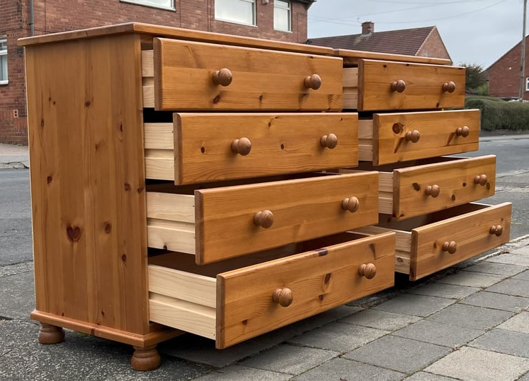 A MATCHING PAIR OF QUALITY SOLID PINE  CHESTS  OF DRAWERS
