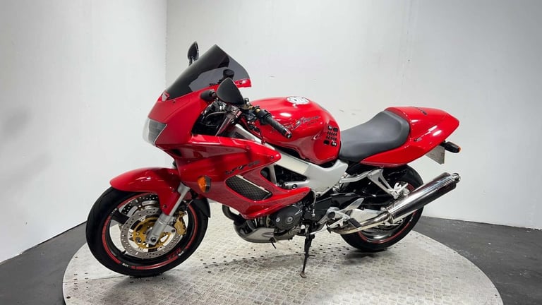 Honda VTR 1997 27K NEW MOT SERVICED 1000CC VTWIN SPORTS BIKE