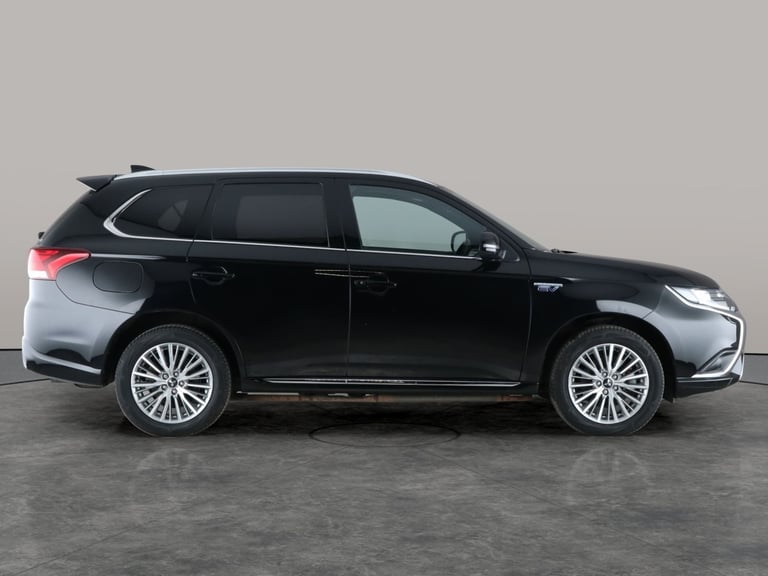 2019 Mitsubishi Outlander 2.4h TwinMotor 13.8kWh Dynamic SUV 5dr Petrol Plug-in Hybrid CVT 4WD Eu...