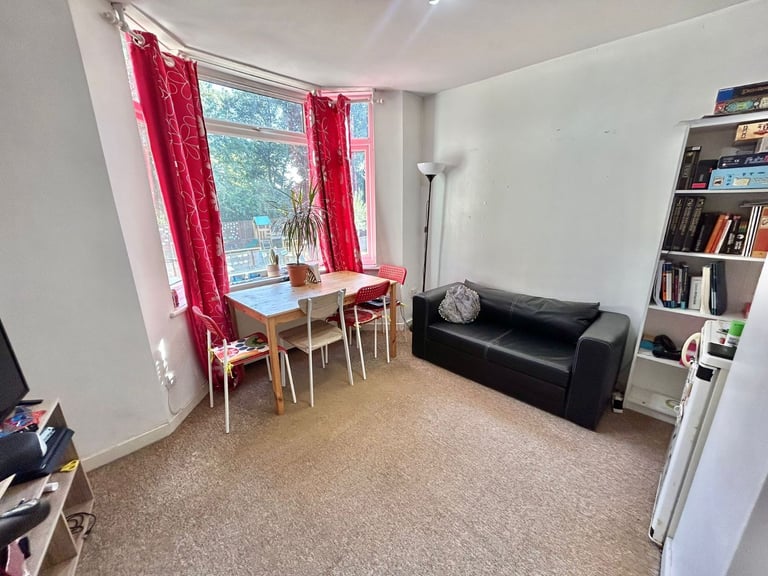 Spacious and Seprate 1 Bed Flat for rent in– NG7 2EB