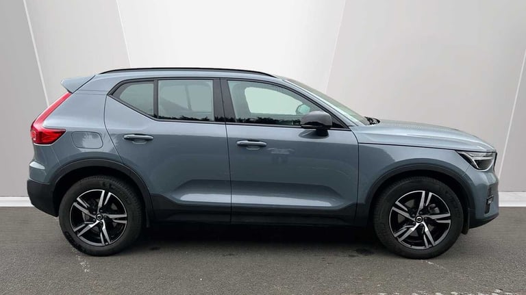 2022 Volvo XC40 2.0 B3P Plus Dark 5dr Auto SUV Petrol Automatic