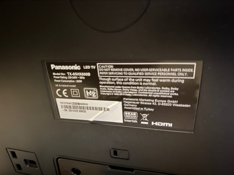 LARgE Panasonic led tv 
