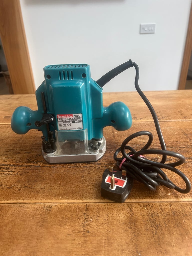 MAKITA ROUTER 3620 