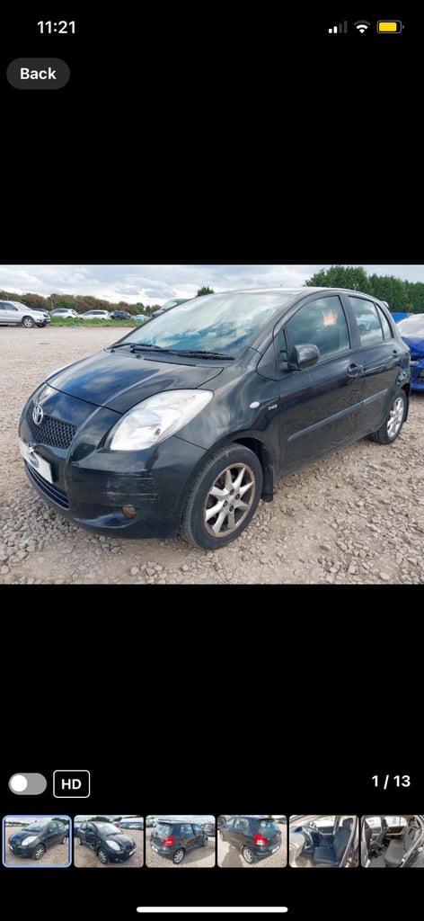 Toyota Yaris BREAKING 