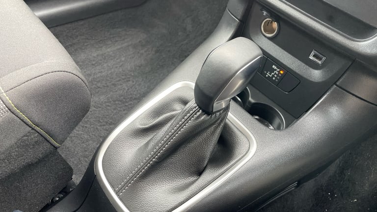 2024 Citroen C3 1.2 PureTech PLUS Hatchback 5dr Petrol EAT6 Euro 6 (s/s) (110 ps) Hatchback Petro...