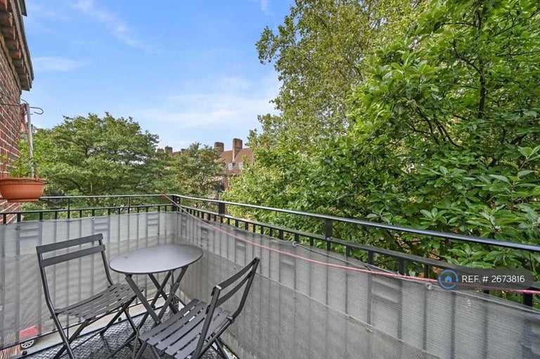 3 bedroom flat in Tilson House, London, SW2 (3 bed) (#2673816)