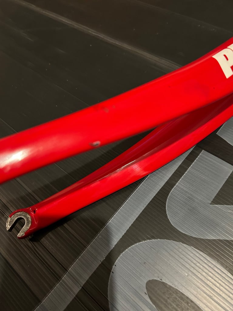 Planet X Pro Carbon Forks Red 700c Top bung included 399g