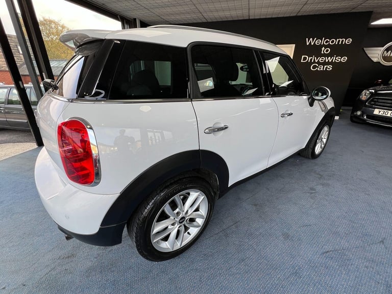 2011 MINI Countryman 1.6 Cooper Euro 5 (s/s) 5dr HATCHBACK Petrol Manual