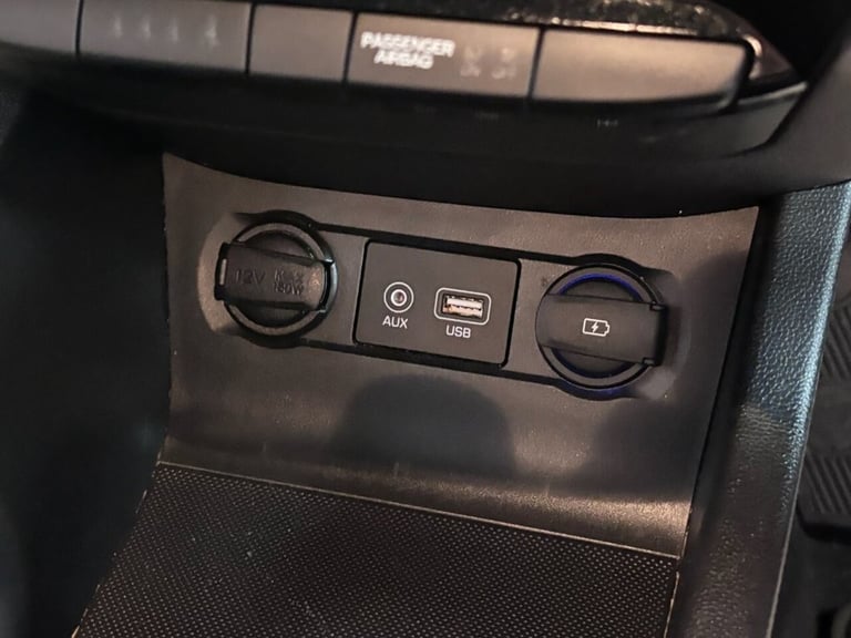 2020 70 HYUNDAI I20 1.2 SE LAUNCH EDITION HATCHBACK 5DR PETROL MANUAL EURO 6 (S/