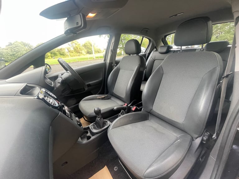 2009 Vauxhall Corsa 1.2i 16V Design 5dr HATCHBACK Petrol Manual