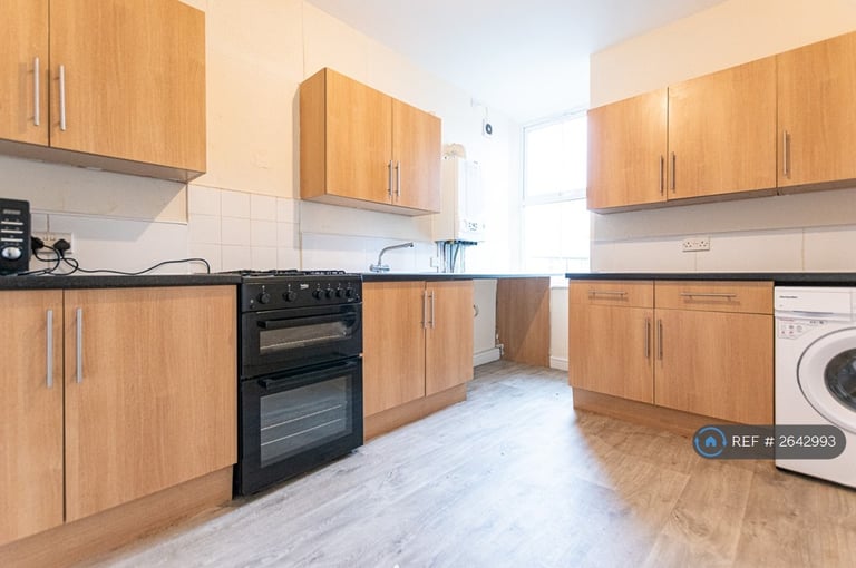 2 bedroom flat in Bath Road, Buxton, SK17 (2 bed) (#2642993)