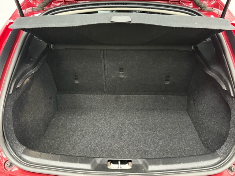 2017 17 VOLVO V40 2.0 T2 MOMENTUM HATCHBACK 5DR PETROL MANUAL EURO 6 (S/S) (122 