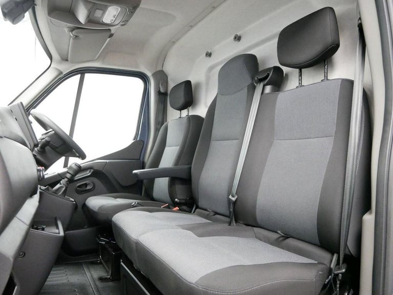 73 NISSAN INTERSTAR R35 RWD 2.3 DCI 145 BHP L4 X-LONG TWIN WHEEL TEKNA