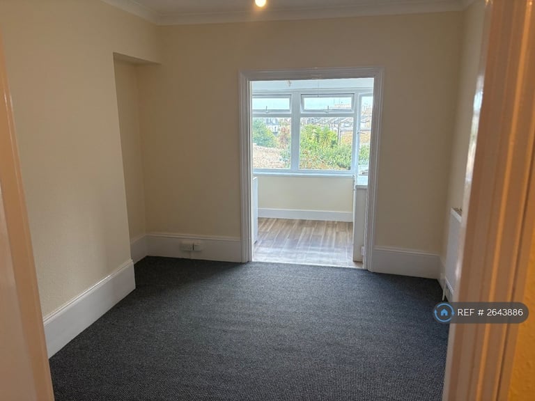 1 bedroom flat in Grange Road, Ramsgate, CT11 (1 bed) (#2643886)