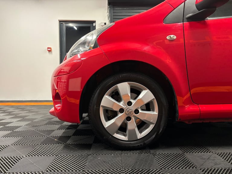 2013 Toyota AYGO 1.0 VVT-i Move with Style 5dr HATCHBACK Petrol Manual