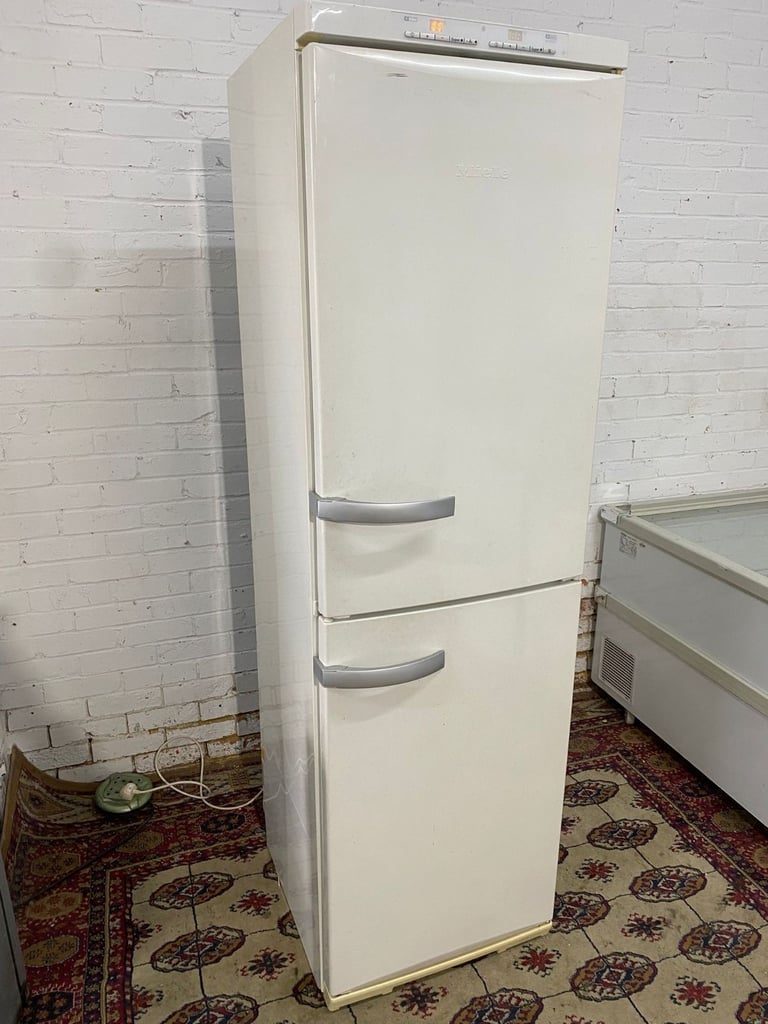 🚚 TopBrand Miele Tall 2M Fridge Freezer