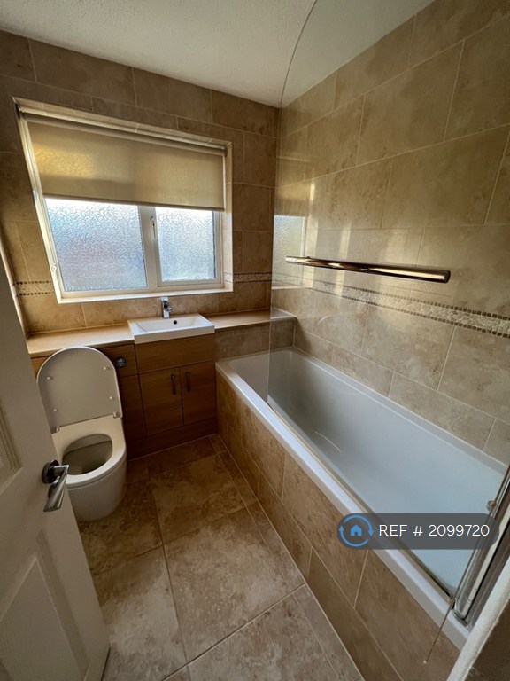 3 bedroom house in Lagonda Close, Newport Pagnell, MK16 (3 bed) (#2099720)