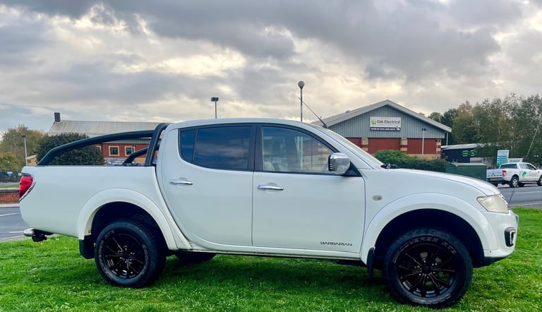 image for 2015 Mitsubishi L200 Double Cab DI-D Barbarian Black 4WD Auto 176Bhp PICK UP Diesel Automatic