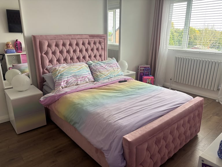 Full bedroom set for sale can be sold separately 