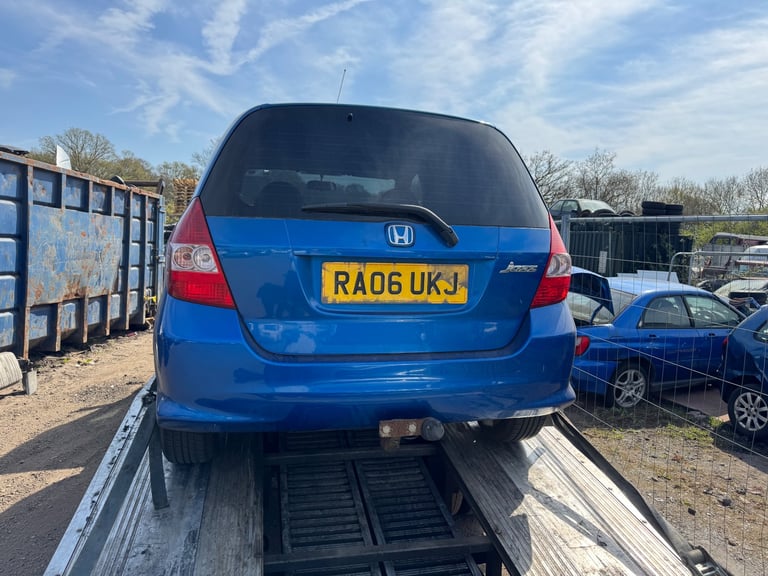 Honda jazz mk1 1.3 petrol 2006 blue BREAKING FOR PARTS 
