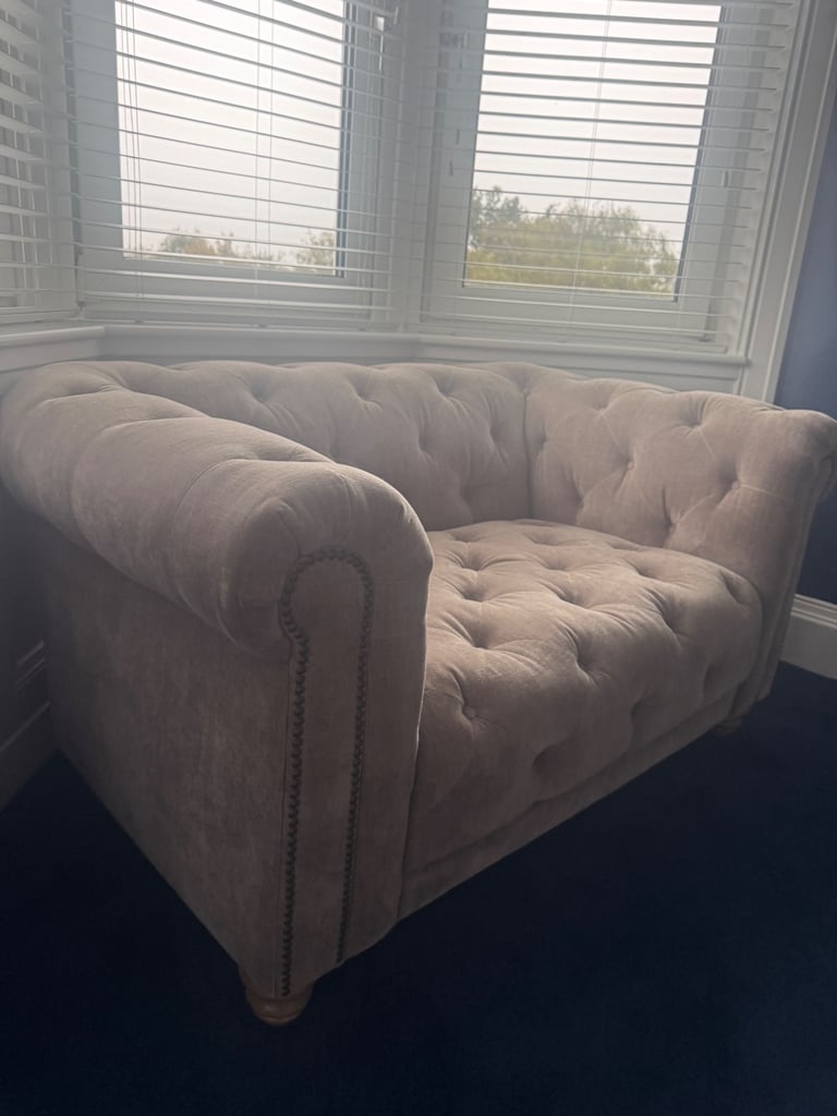 Cuddle couch /love chair 
