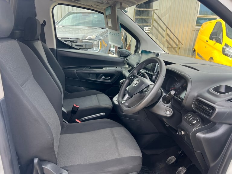 2020 Vauxhall Combo 2300 1.5 Turbo D 100ps H1 Sportive Van PANEL VAN Diesel Manual
