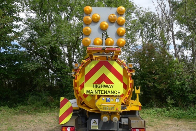 Mercedes Econic 1830 Whale Medium Volume JetVac / Gully Sucker. 