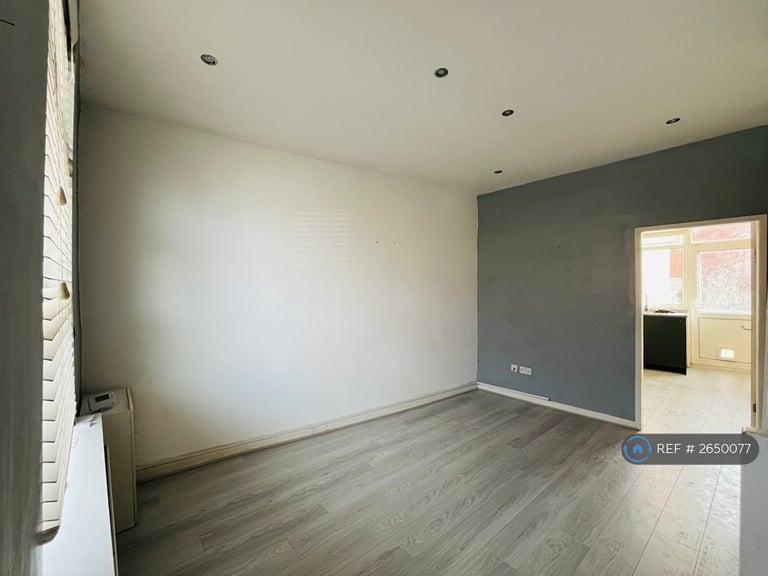 2 bedroom house in Astley Street, Manchester, SK16 (2 bed) (#2650077)