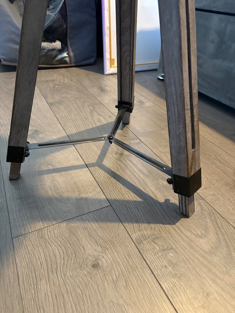 Adjustable Polaroid lamp 