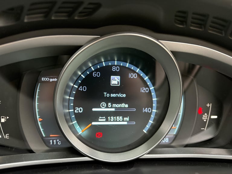 Volvo, V40, Hatchback, 2016, Manual, 1969 (cc), 5 doors