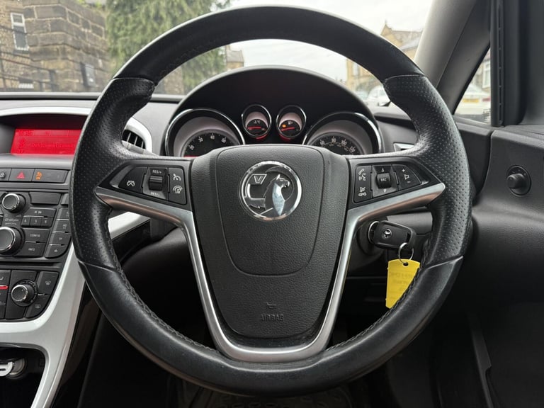 2014 Vauxhall Astra 1.4T 16v SRi Hatchback 5dr Petrol Manual Euro 5 (140 ps) Hatchback Petrol Manual