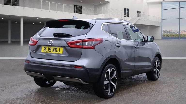 2019 Nissan Qashqai 1.5 dCi 115 Tekna 5dr ++ PANROOF / NAV / CAMERA / ULEZ / 5 SERVICES ++ HATCHB...