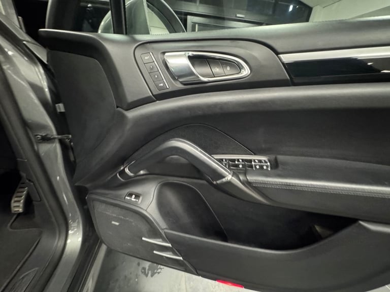 2016 65 PORSCHE CAYENNE 3.0 V6 E-HYBRID S SUV 5DR PETROL PLUG-IN HYBRID TIPTRONI