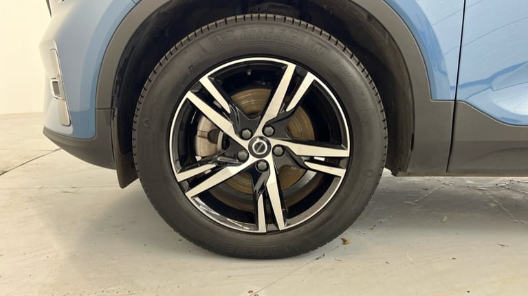 2022 Volvo XC40 2.0 B4P Plus Dark 5dr AWD Auto ESTATE PETROL Automatic