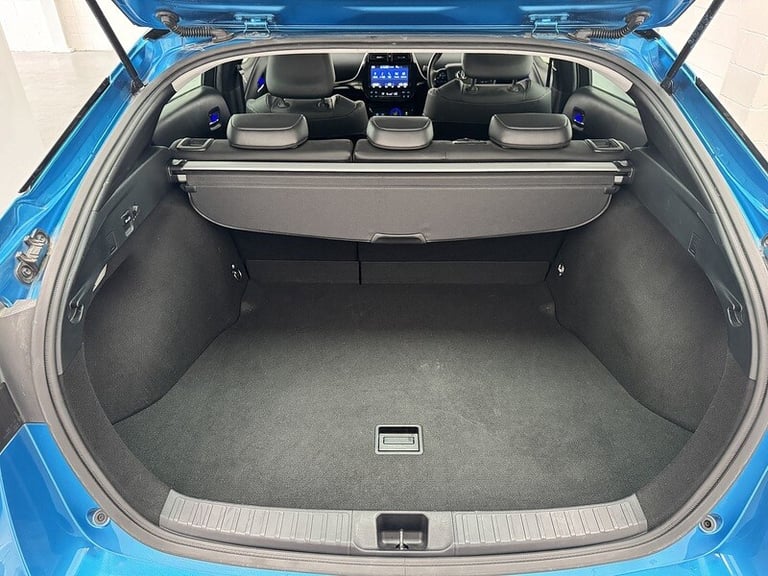 2025 Toyota Prius Vvt-I Active Hatchback HYBRID ELECTRIC Semi Automatic