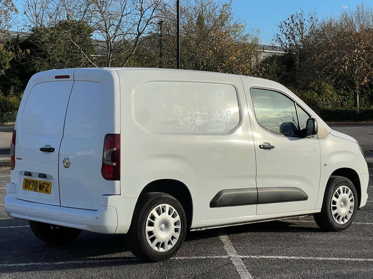 2020 Vauxhall Combo 1.5 Combo 2300 Sportive S/S Panel Van Diesel Manual