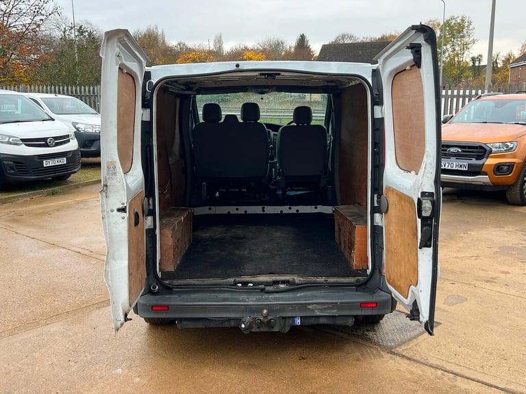 2010 Vauxhall Vivaro 2.0 2700 CDTi Panel Van 4dr Diesel Manual FWD L1 (215 g/km, 113 bhp) Panel V...