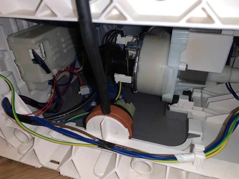 Indesit Dishwasher Silver