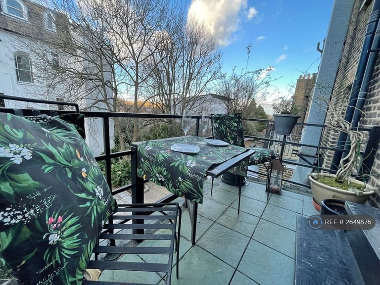 1 bedroom flat in Pond Street, London, NW3 (1 bed) (#2649876)