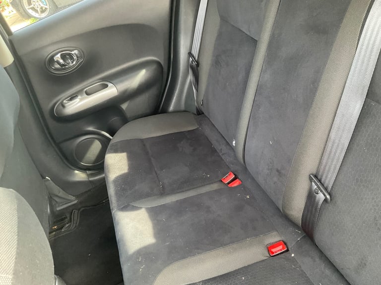 2011 Renault Laguna 2.0 dCi 150 Dynamique TomTom 5dr HATCHBACK Diesel Manual