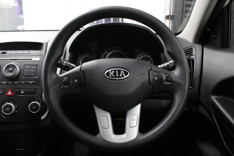 2010 Kia Ceed 1.4 1 Euro 4 5dr HATCHBACK Petrol Manual