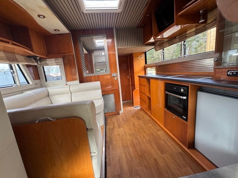 2007 Iveco STRALIS 7 HORSE LEHEL HORSEBOX Diesel Automatic