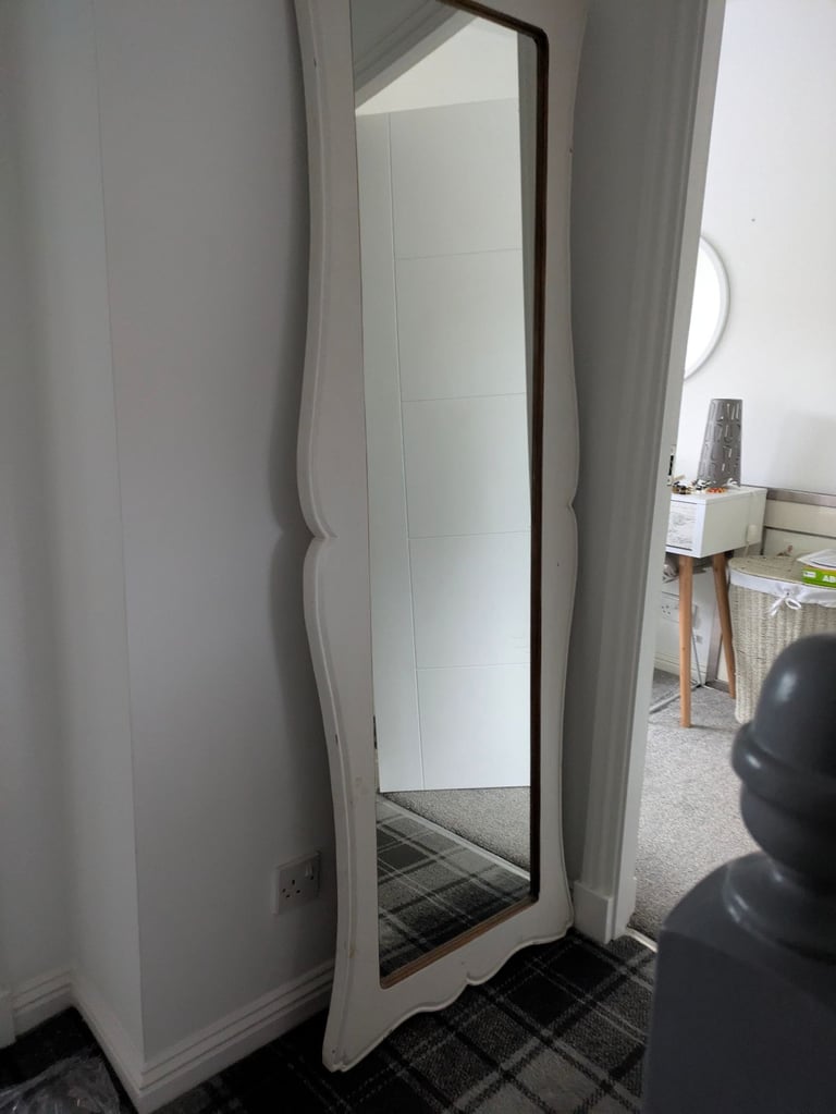 Large free standing or hanging mirror 