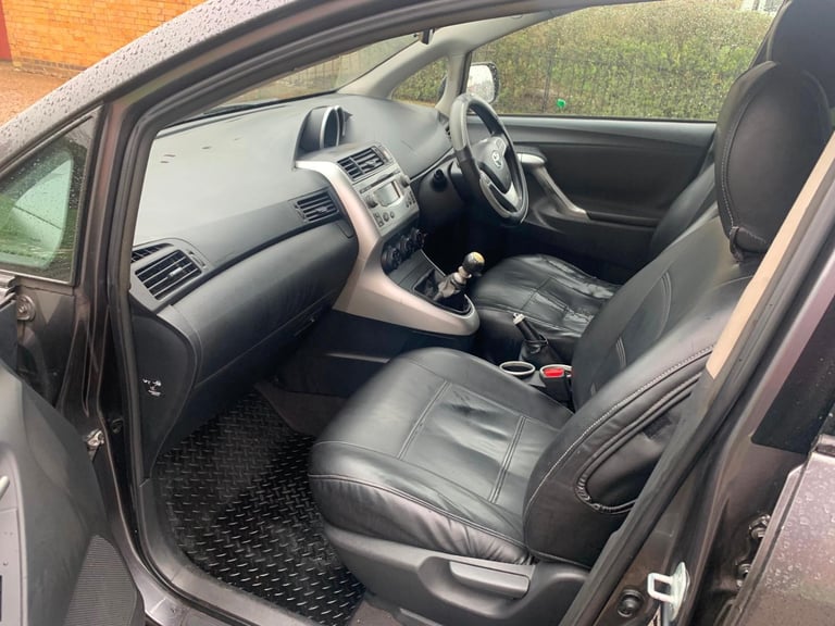 2012 Toyota Verso 2.0 D-4D T2 5dr MPV Diesel Manual